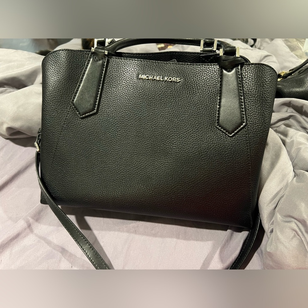 Large Michael kors crossbody